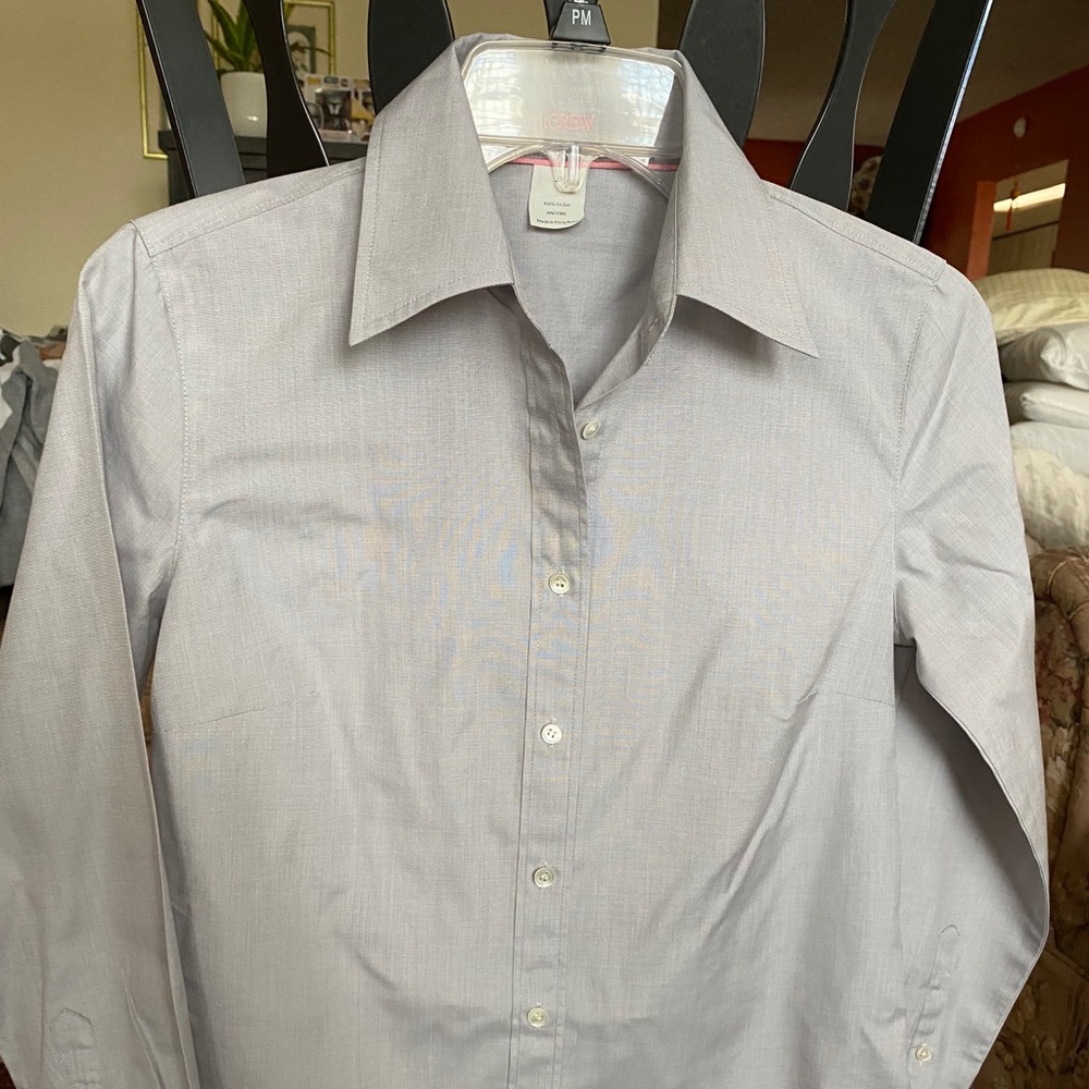 Button up shirt / light gray